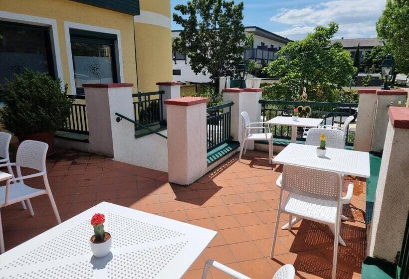 فندق Landgasthof Zur Goldenen Traube