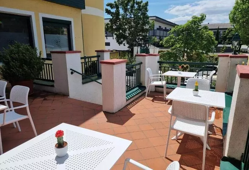 Hotelli Landgasthof Zur Goldenen Traube