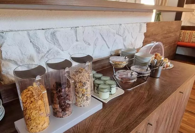 Hotelli Landgasthof Zur Goldenen Traube