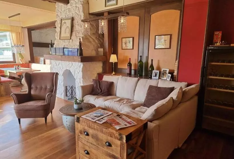 Hotelli Landgasthof Zur Goldenen Traube