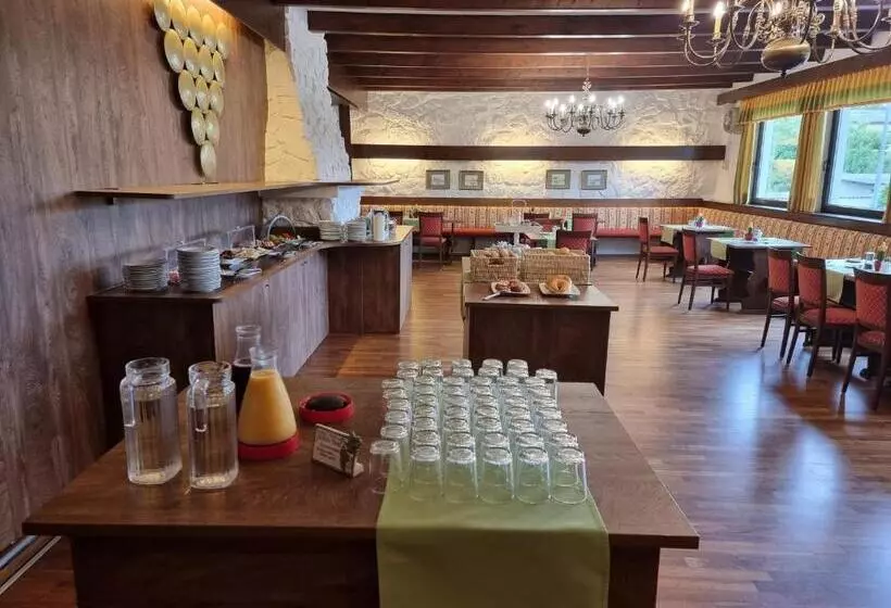 Hotelli Landgasthof Zur Goldenen Traube