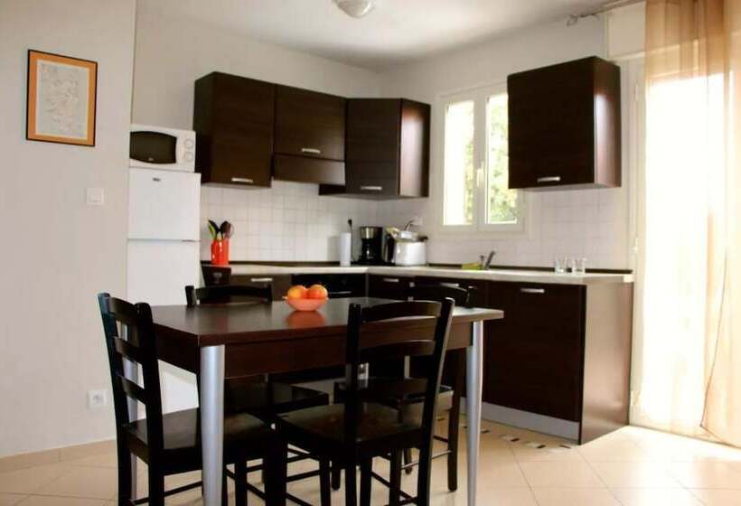 Отель Les Terrasses De Lozari