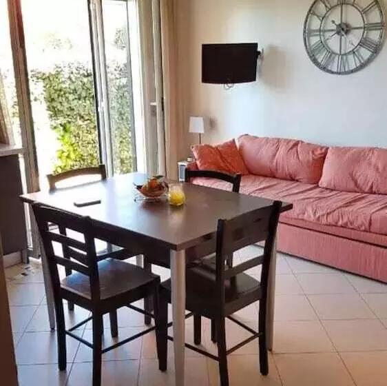 Отель Les Terrasses De Lozari