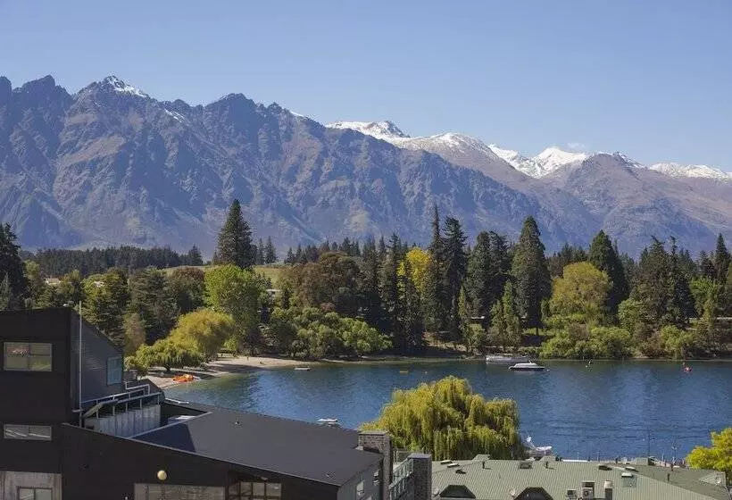 Lomond Lodge Motel & Apartments