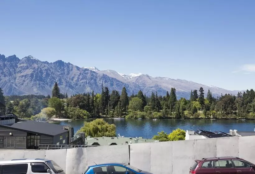 Lomond Lodge Motel & Apartments