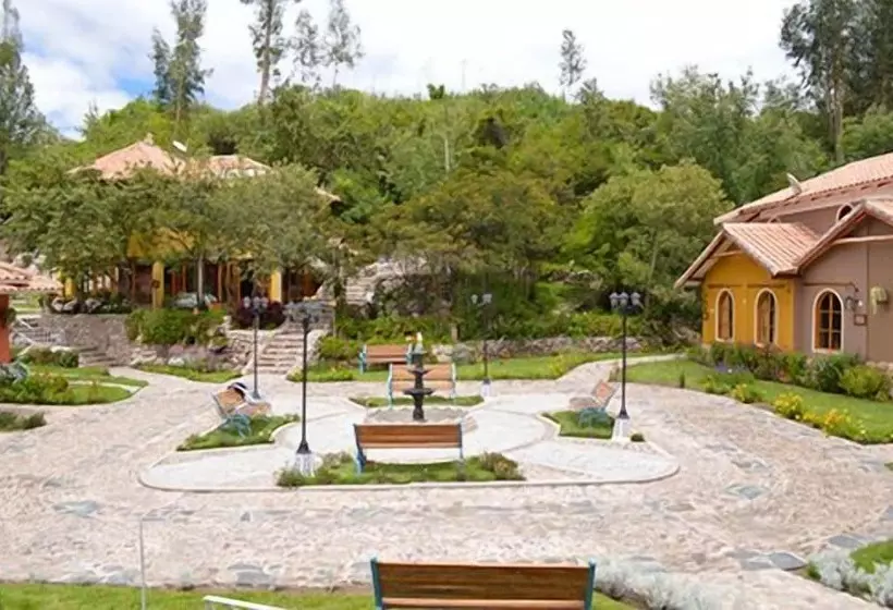 هتل Pisonay Pueblo