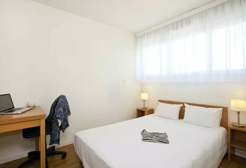 هتل Séjours & Affaires Rennes Longs Champs