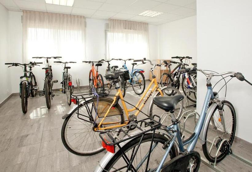 فندق Séjours & Affaires Rennes Longs Champs