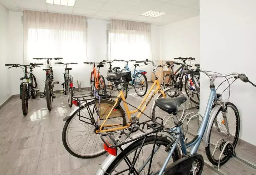 هتل Séjours & Affaires Rennes Longs Champs