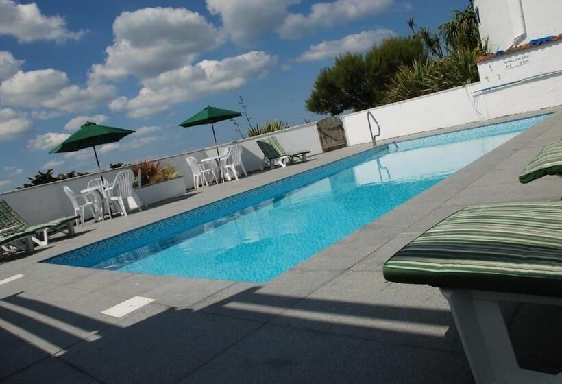 בית מלון כפרי The Whipsiderry