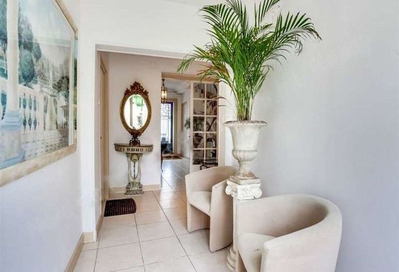 فندق Top' Meubles Locations