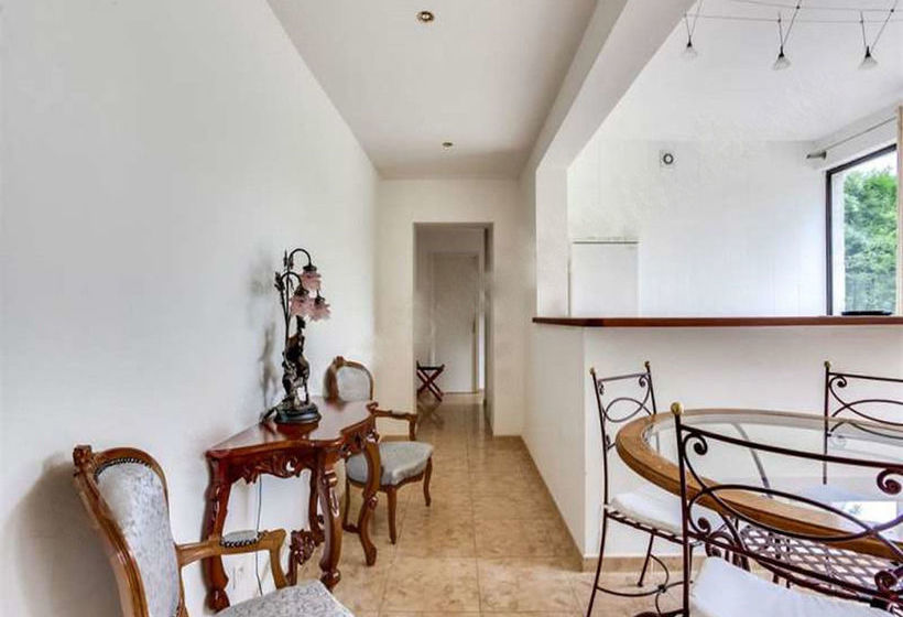 فندق Top' Meubles Locations