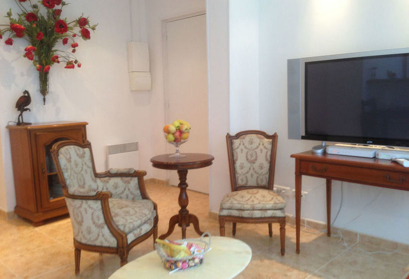 فندق Top' Meubles Locations