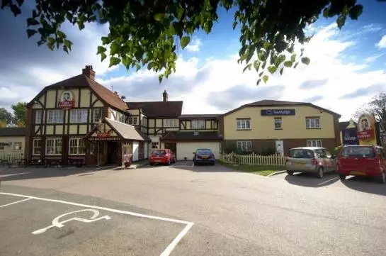 Отель Travelodge Bedford Goldington Road