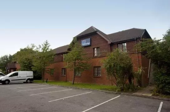 Отель Travelodge Fleet