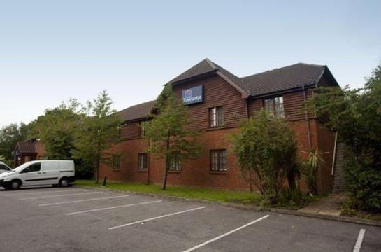 Отель Travelodge Fleet