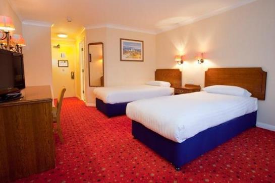Отель Travelodge Portsmouth Hilsea
