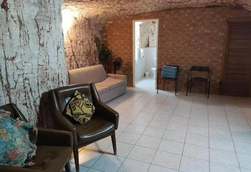 Radeka Downunder Underground Motel