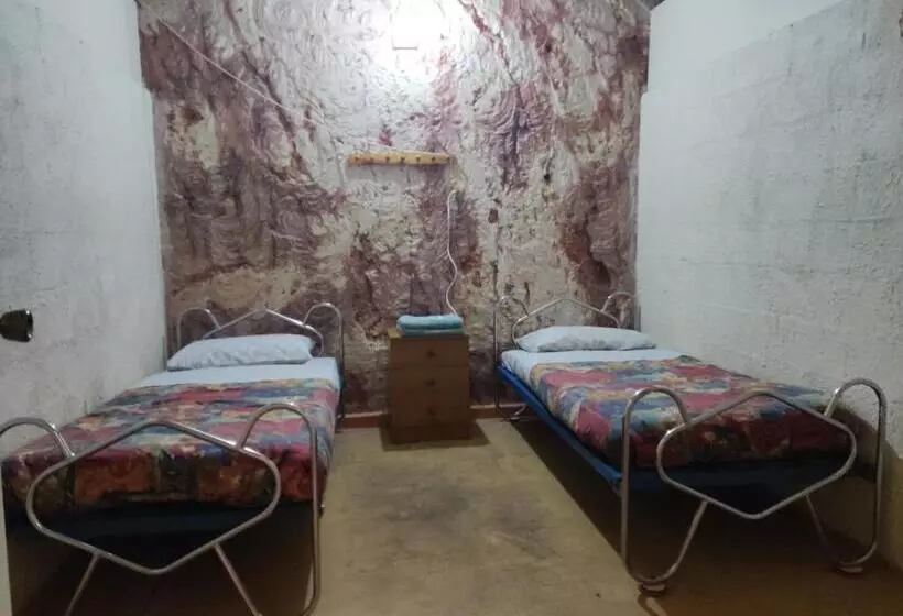 Radeka Downunder Underground Motel