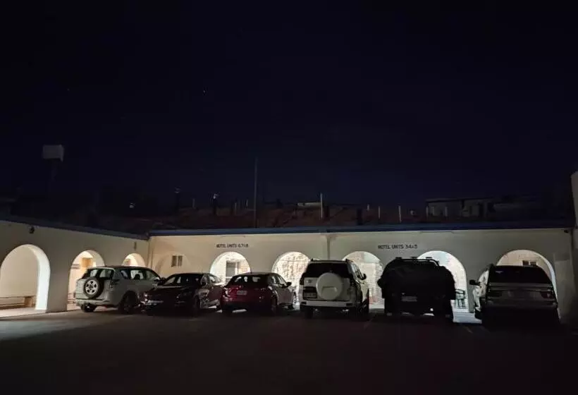 Radeka Downunder Underground Motel