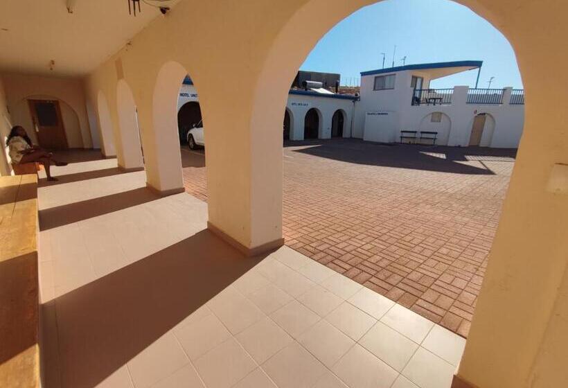 Radeka Downunder Underground Motel