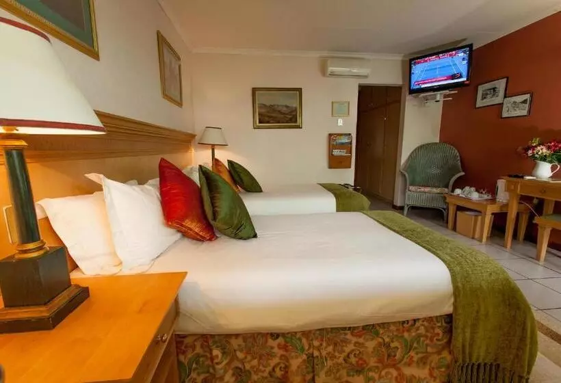 Shamrock Arms Guest Lodge