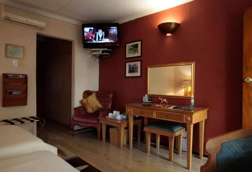 Shamrock Arms Guest Lodge