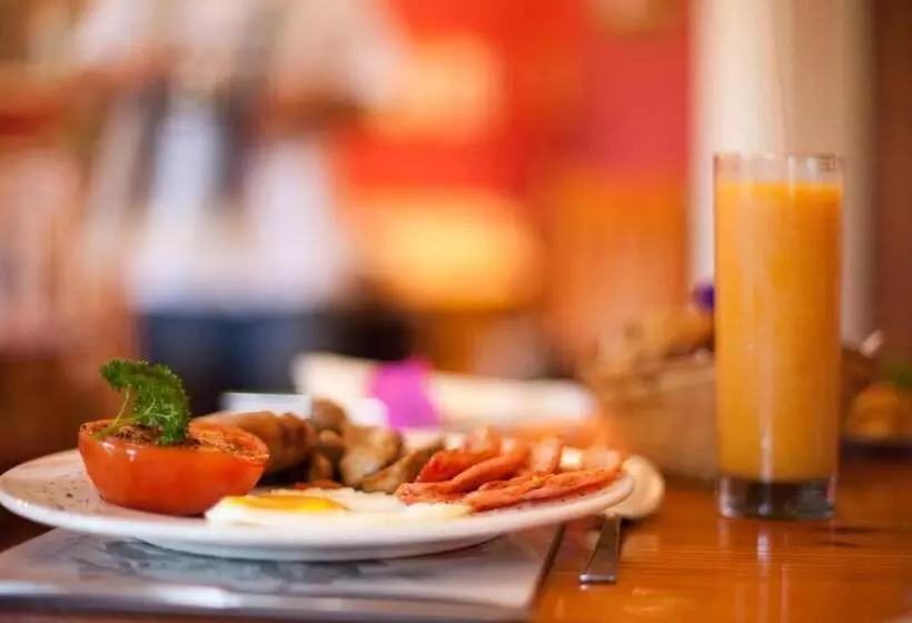 Shamrock Arms Guest Lodge