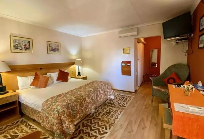 Shamrock Arms Guest Lodge