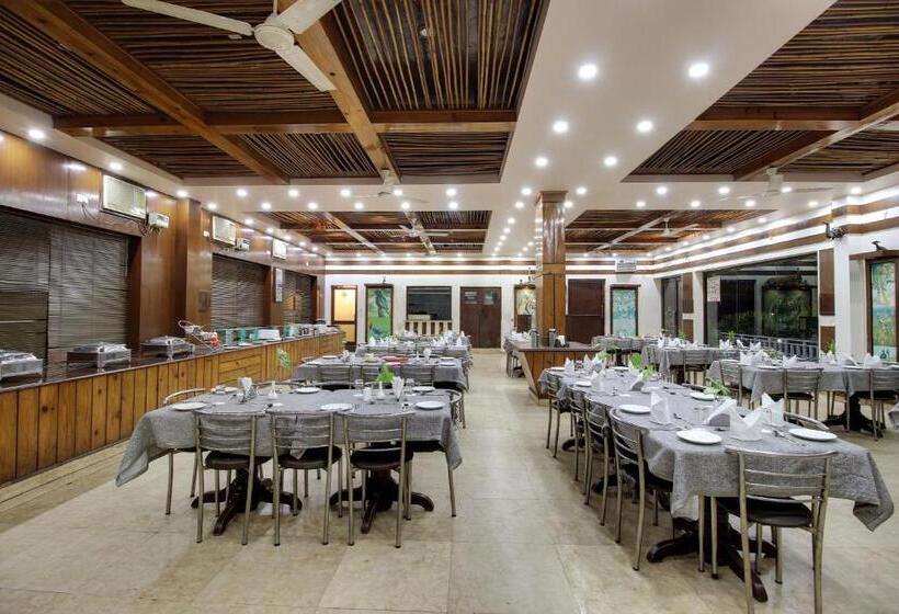 Wood Castle Spa & Resort