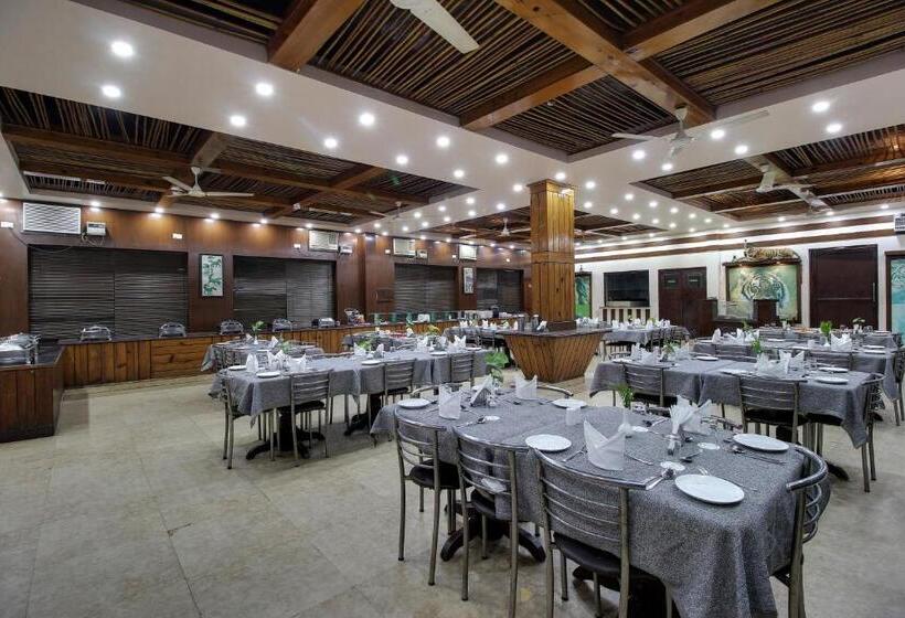 Wood Castle Spa & Resort