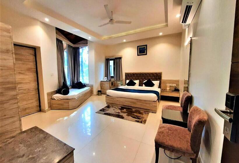 Wood Castle Spa & Resort