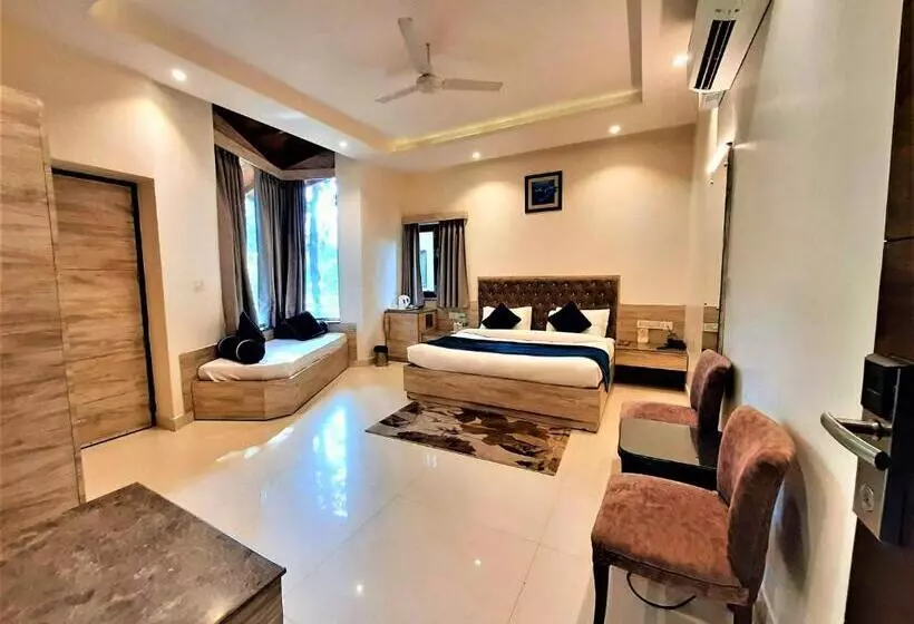 Wood Castle Spa & Resort