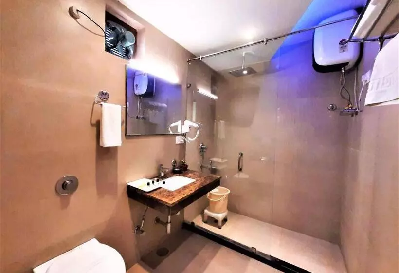 Wood Castle Spa & Resort