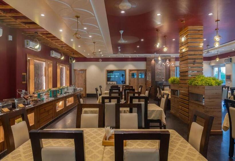 Wood Castle Spa & Resort