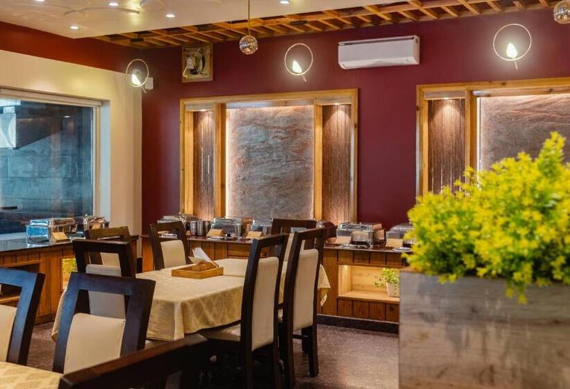 Wood Castle Spa & Resort