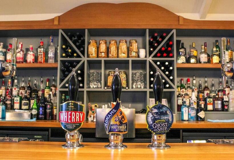 민박 The Marlborough Dedham