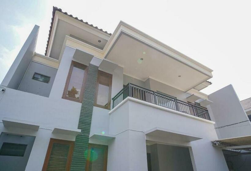 호텔 Reddoorz Near Rs Patria Ikkt