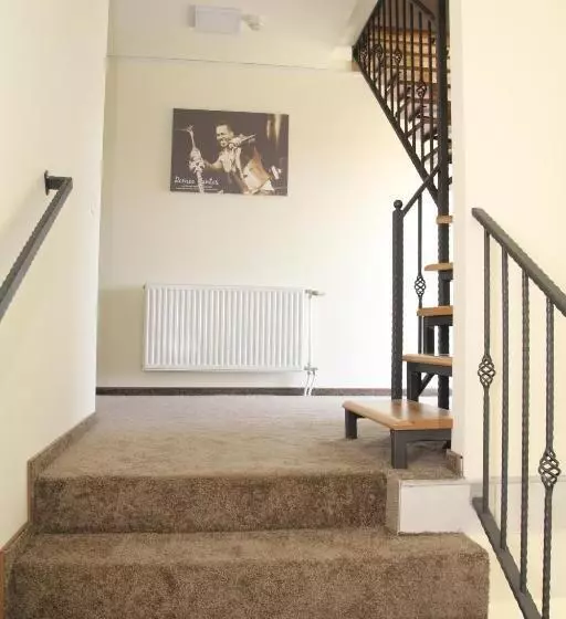 Aamiaismajoitus (B&B) Hévíz Springs   Kehidakustány
