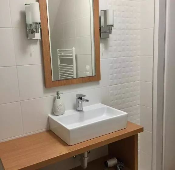Aamiaismajoitus (B&B) Hévíz Springs   Kehidakustány