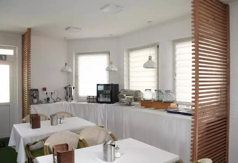 Aamiaismajoitus (B&B) Hévíz Springs   Kehidakustány
