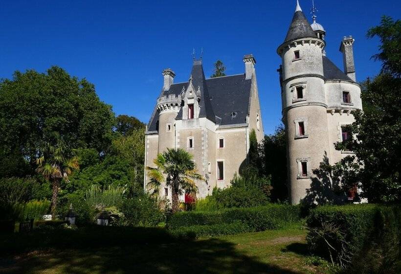 فندق Chateau De Coubloust
