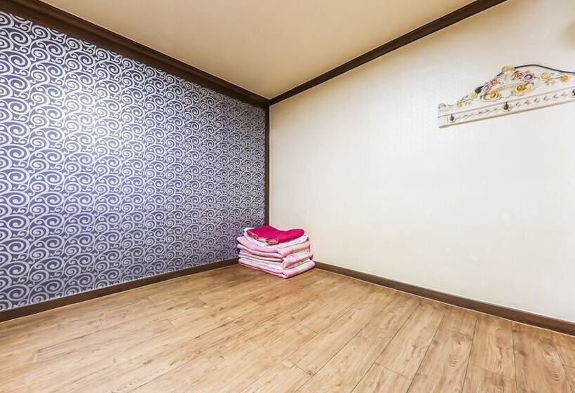 Hotel Chungju Goungjeon