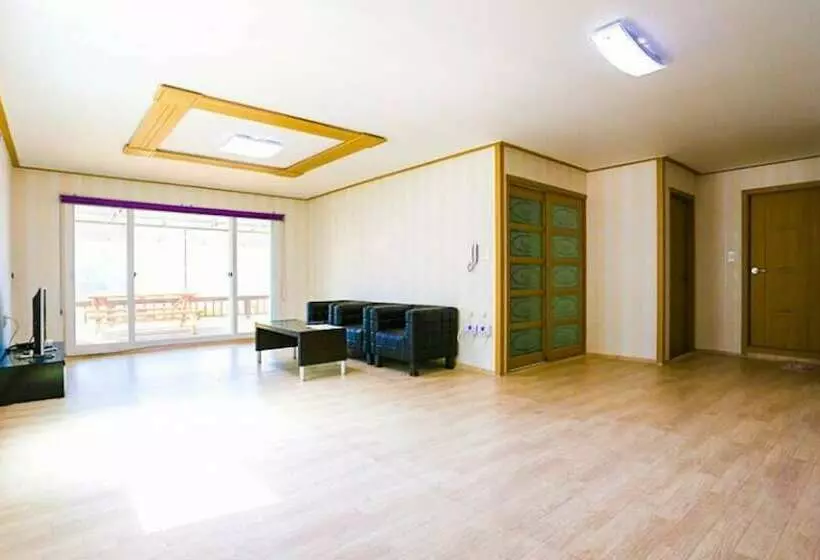 Hotelli Hoengseong Mokkoji Pension