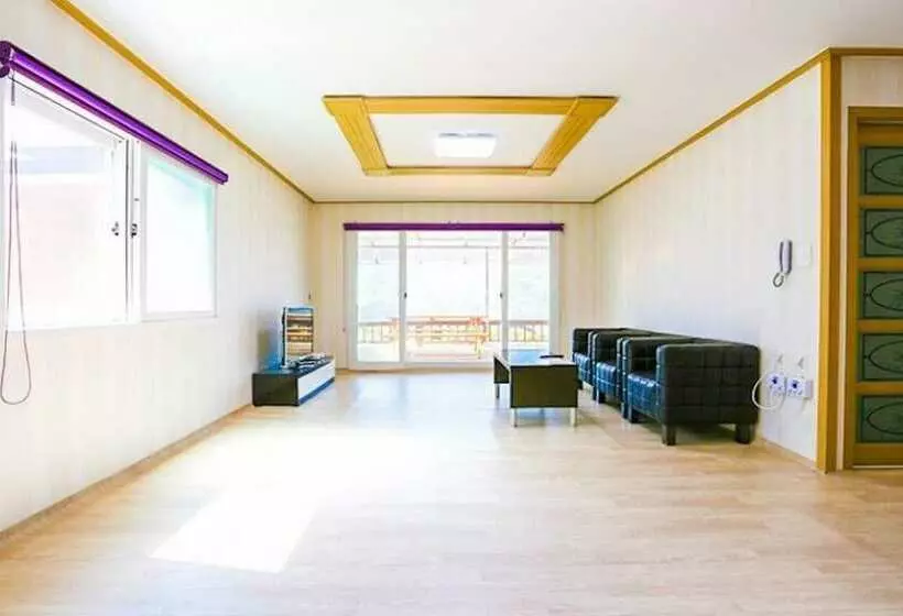 Hotelli Hoengseong Mokkoji Pension