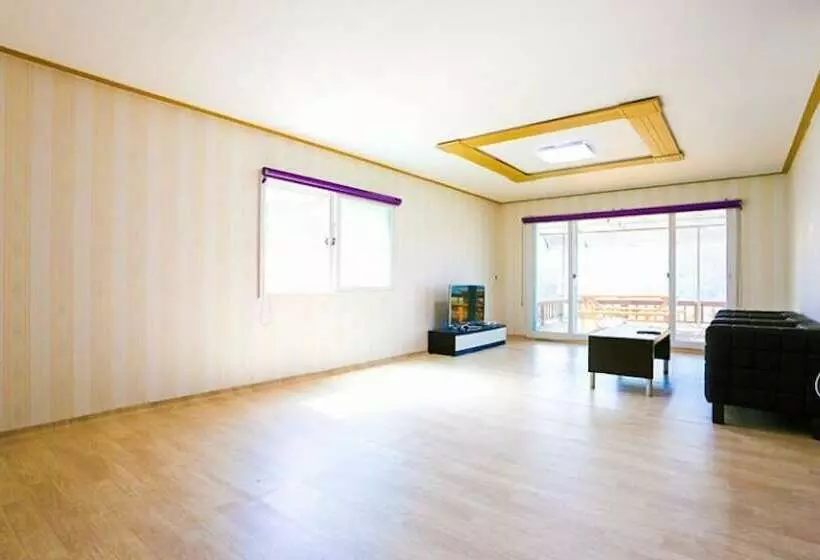 Hotelli Hoengseong Mokkoji Pension