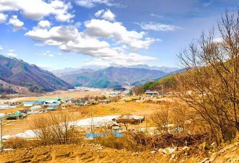 Hotelli Hoengseong Mokkoji Pension