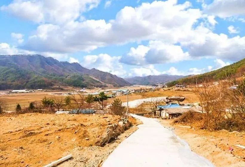 Hotelli Hoengseong Mokkoji Pension