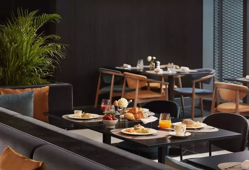 Hotelli NH Collection Frankfurt Spin Tower