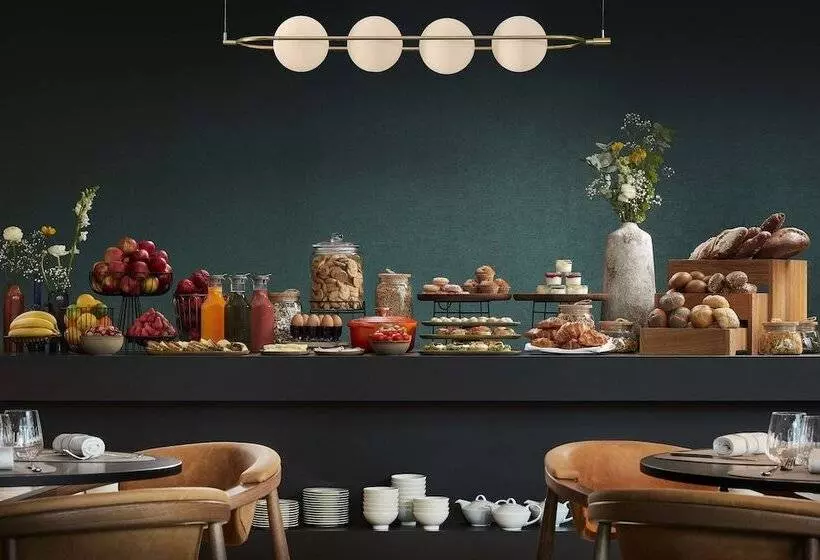 Hotelli NH Collection Frankfurt Spin Tower